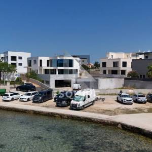 PRIVLAKA - Luksuzna vila 1. red do mora - 523m2