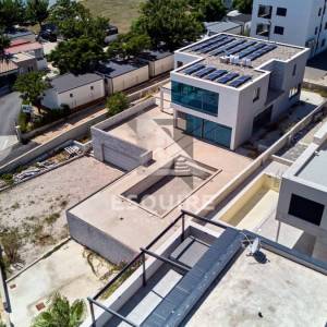 PRIVLAKA - Luksuzna vila 1. red do mora - 523m2