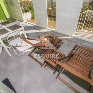 PRIVLAKA – Namješten apartman u prizemlju s velikim vrtom, 90 m od mora!!
