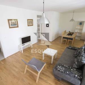 PRIVLAKA – Namješten apartman u prizemlju s velikim vrtom, 90 m od mora!!