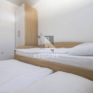 PRIVLAKA – Namješten apartman u prizemlju s velikim vrtom, 90 m od mora!!