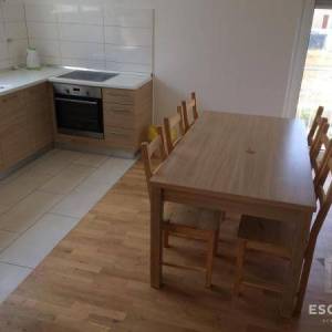 PRIVLAKA – Namješten apartman u prizemlju s velikim vrtom, 90 m od mora!!