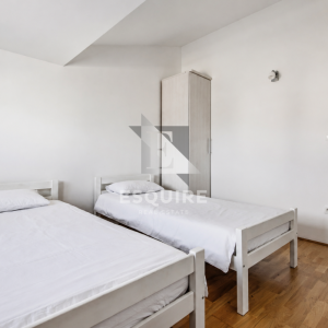 PRIVLAKA – Namješten dvosoban apartman C5 na drugom katu, svega 90 m od mora!