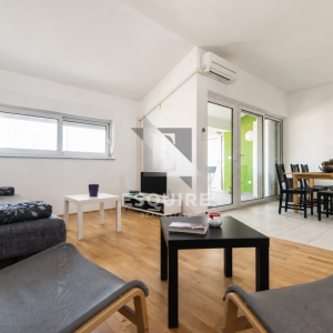 PRIVLAKA – Namješten dvosoban apartman C5 na drugom katu, svega 90 m od mora!