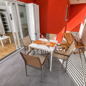 PRIVLAKA – Namješten dvosoban apartman C3 na prvom katu, svega 90 m od mora!