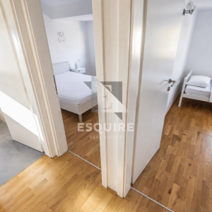 PRIVLAKA – Namješten trosoban apartman C6 na drugom katu, svega 90 m od mora!