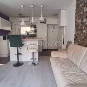 Prodaja, Centar, studio apartman 30m2, garsonijera na 2 katu, lift