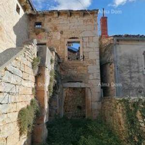 Prodaja - Kamena istarska kuća s građevinskom dozvolom i  projektom za rekonstrukciju–blizina Tinjana!