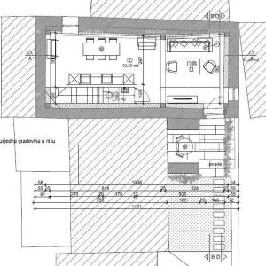 Prodaja - Kamena istarska kuća s građevinskom dozvolom i  projektom za rekonstrukciju–blizina Tinjana!