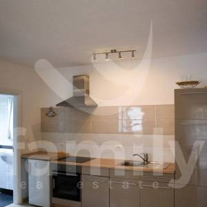 PRODAJA OBITELJSKI STAN S APARTMANOM I VRTOM PULA VELI VRH
