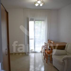 PRODAJA OBITELJSKI STAN S APARTMANOM I VRTOM PULA VELI VRH