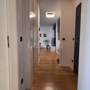 Prodaja, Špansko, uređen dvosobni stan površine 48,17m², 3kat,parking 