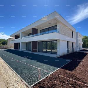 Prodaja - Stan u izgradnji s vrtom i parkirnim mjestom, blizina Rovinja