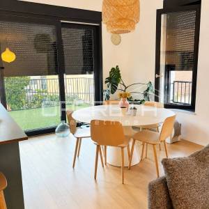 PRODAJA, STAN, ZAGREB, TREŠNJEVKA – 4-sobni, s terasom, GPM-om i solarnom elektr