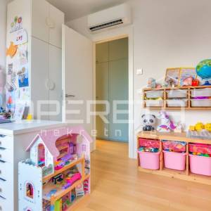 PRODAJA, STAN, ZAGREB, TREŠNJEVKA – 4-sobni, s terasom, GPM-om i solarnom elektr