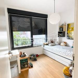 PRODAJA, STAN, ZAGREB, TREŠNJEVKA – 4-sobni, s terasom, GPM-om i solarnom elektr