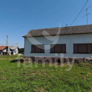 PRODAJA VIŠE GRAĐEVINSKIH ZEMLJIŠTA, SA I BEZ GRAĐEVINA, BLIZINA BJELOVARA