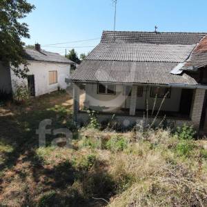 PRODAJA VIŠE GRAĐEVINSKIH ZEMLJIŠTA, SA I BEZ GRAĐEVINA, BLIZINA BJELOVARA