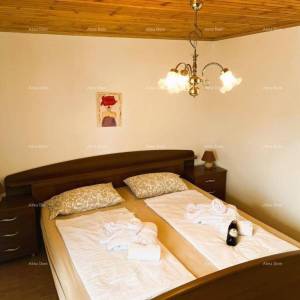 Prodaje se kuća, 170 m2, Karojba