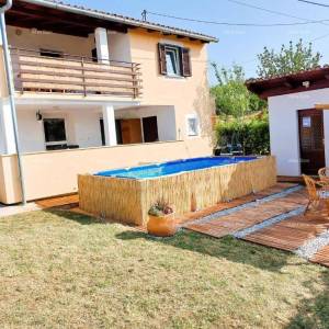 Prodaje se kuća, 170 m2, Karojba
