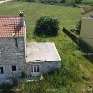 Prodaje se stara kamena kuca s zemljistem Barban idealno za kucu za odmor