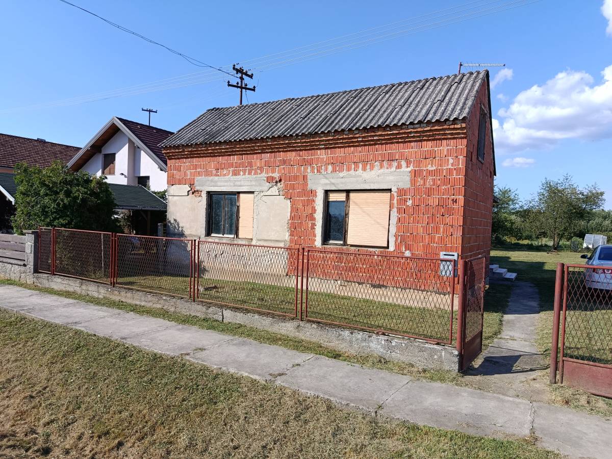 Prodajem kuću