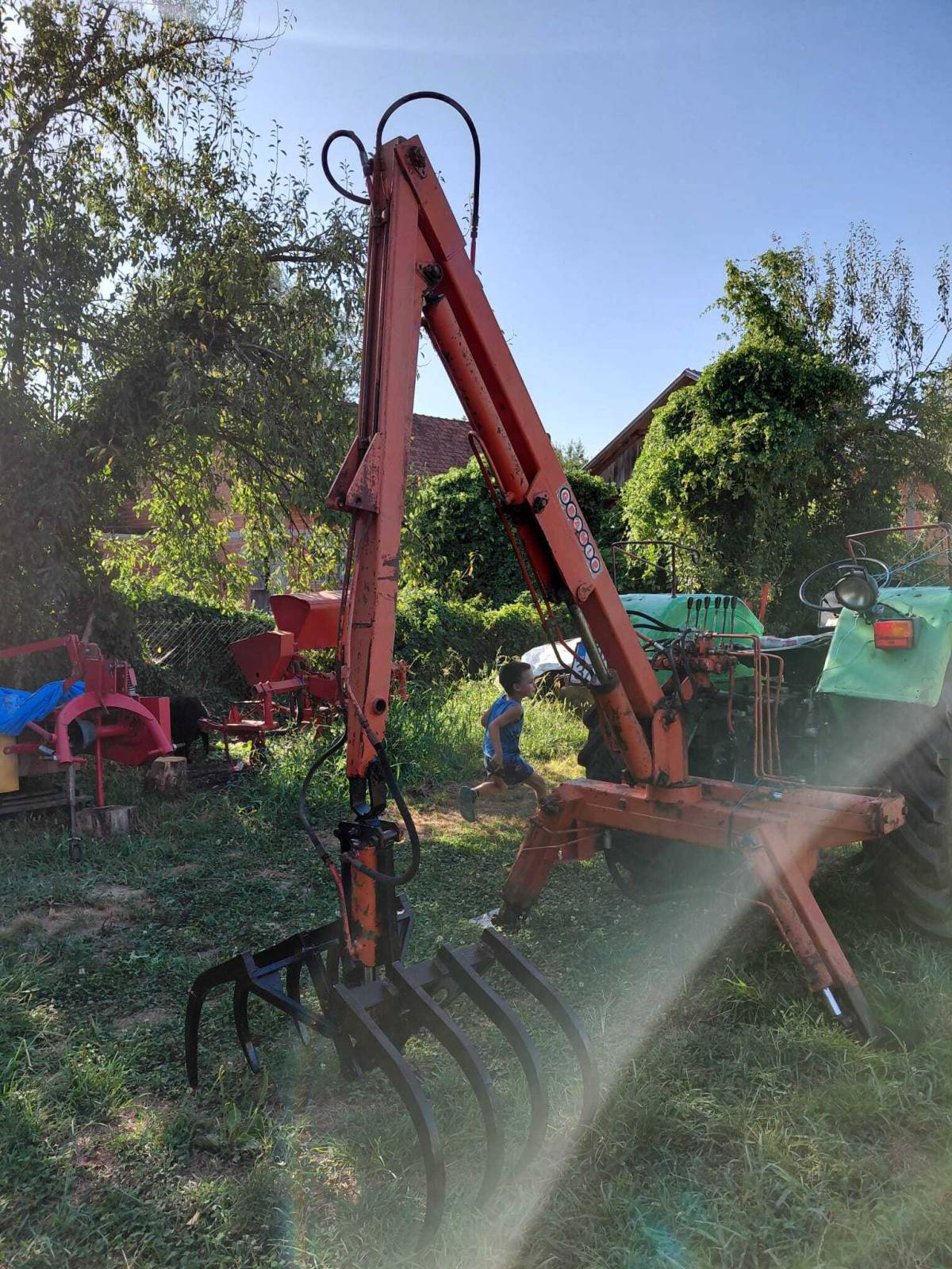 Prodajem utovarivač za stajski gnoj hu 6