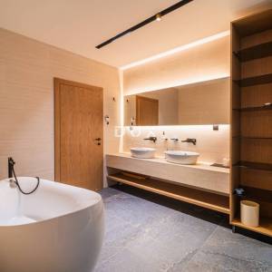 Pula, centar, 3-sobni penthouse, 287,18 m2, sauna, parking