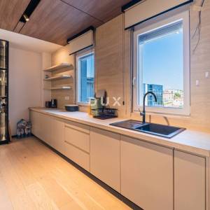 Pula, centar, 3-sobni penthouse, 287,18 m2, sauna, parking