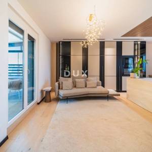 Pula, centar, 3-sobni penthouse, 287,18 m2, sauna, parking
