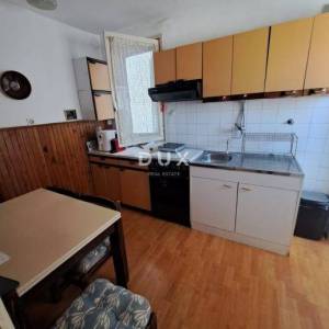Pula, Centar, dvosobni stan, 35 m², 50 m od Arene 