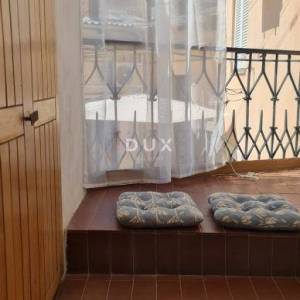 Pula, Centar, dvosobni stan, 35 m², 50 m od Arene 