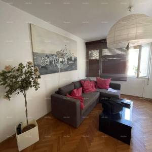 Pula, centar – Prostran trosoban stan od 76,38 m² s dvije terase