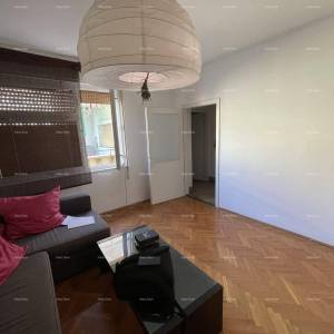Pula, centar – Prostran trosoban stan od 76,38 m² s dvije terase