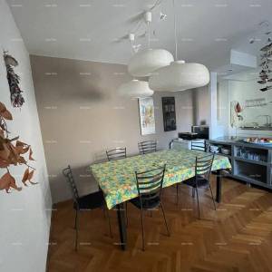 Pula, centar – Prostran trosoban stan od 76,38 m² s dvije terase