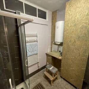 Pula, centar – Prostran trosoban stan od 76,38 m² s dvije terase