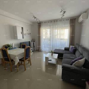 Pula – moderan i potpuno namješten stan 44 m2 u novogradnji s prostranom terasom