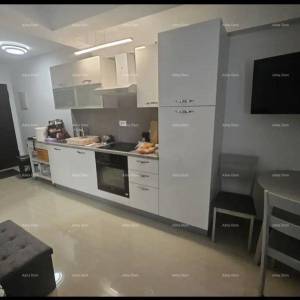 Pula – namještena garsonjera u novogradnji, 28 m²