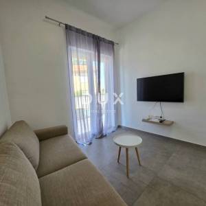Pula, Valdebek, stan, 49.37 m2, terasa, bazen, parking