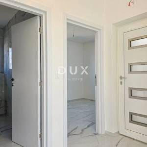 Rab, Banjol, trosobni stan, 113 m2, pogled na grad i more