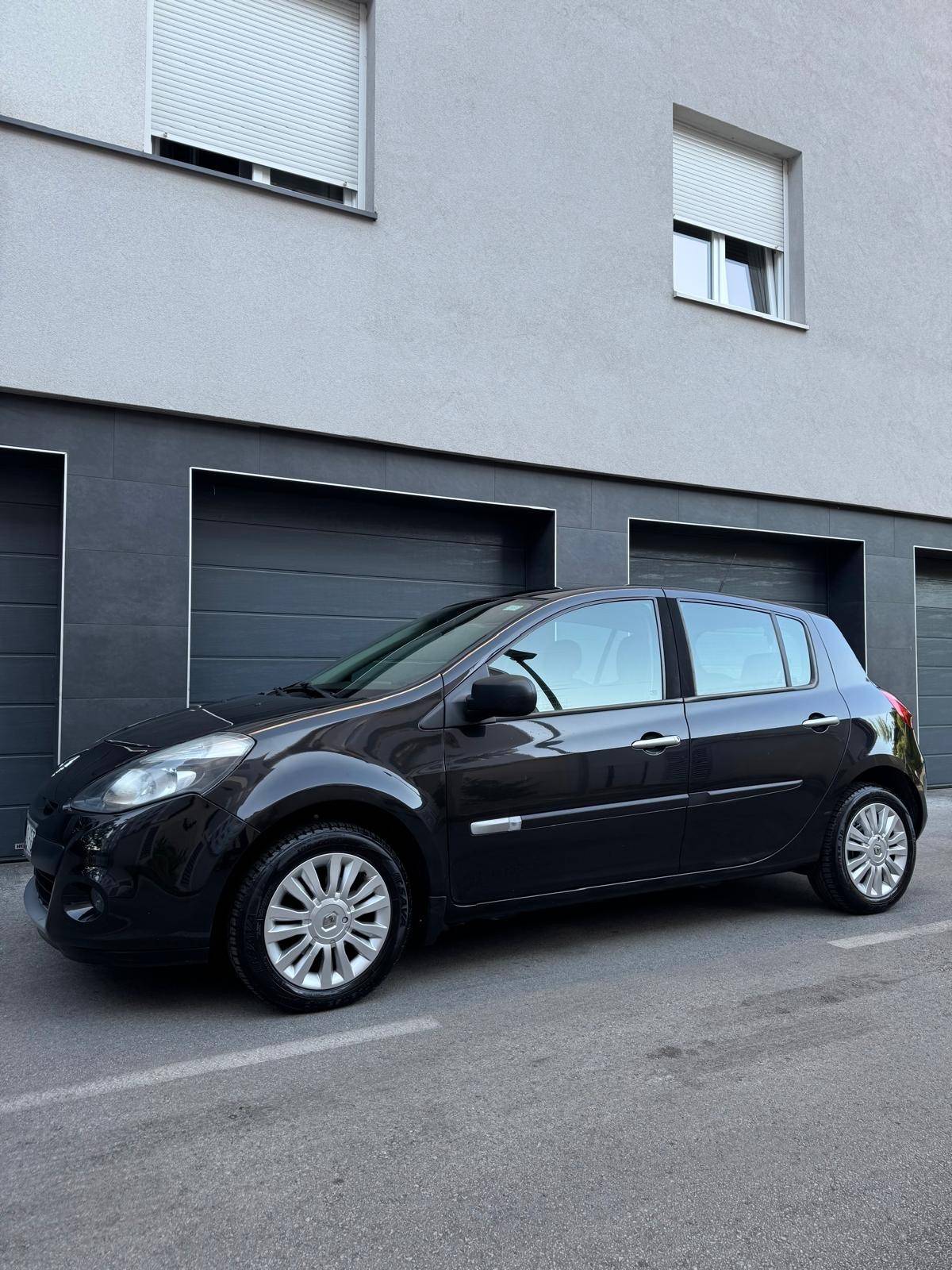 RENAULT CLIO //169tkm//prvi vlasnik//HR auto//klima//