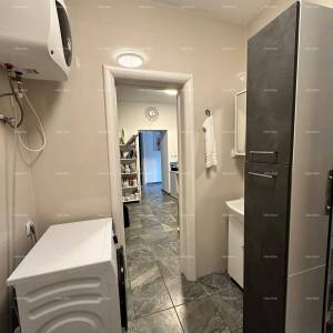 Renovirani stan u centru Pule, 50 m² s podnim grijanjem i modernim dizajnom