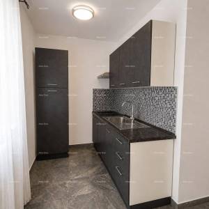 Renovirani stan u centru Pule, 50 m² s podnim grijanjem i modernim dizajnom