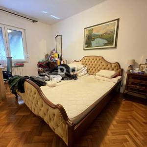Rijeka, Donja Vežica, trosoban stan s balkonom i pogledom na more