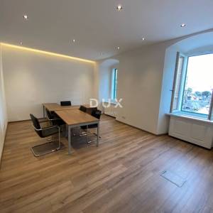 Rijeka, Korzo, poslovni prostor, 115 m², 2. kat