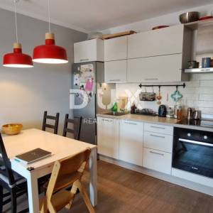 Rijeka, Škurinje, dvosoban stan, 57,17 m2, balkon, pogled na more