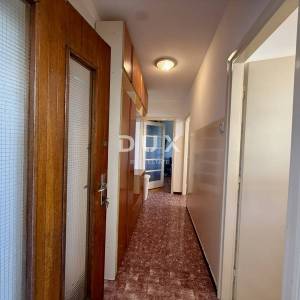 Rijeka, Trsat, stan, 40 m2, pogled na more, okućnica