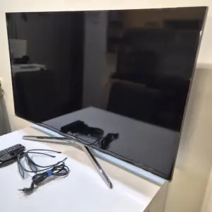 SAMSUNG UE40H6500ST