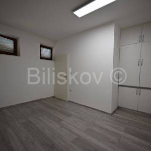 Seget Donji, poslovni prostor 53m2, najam dugoročno