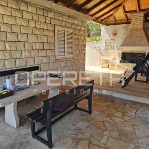 Selce – Prvi red do mora s privatnim pristupom plaži i bovom